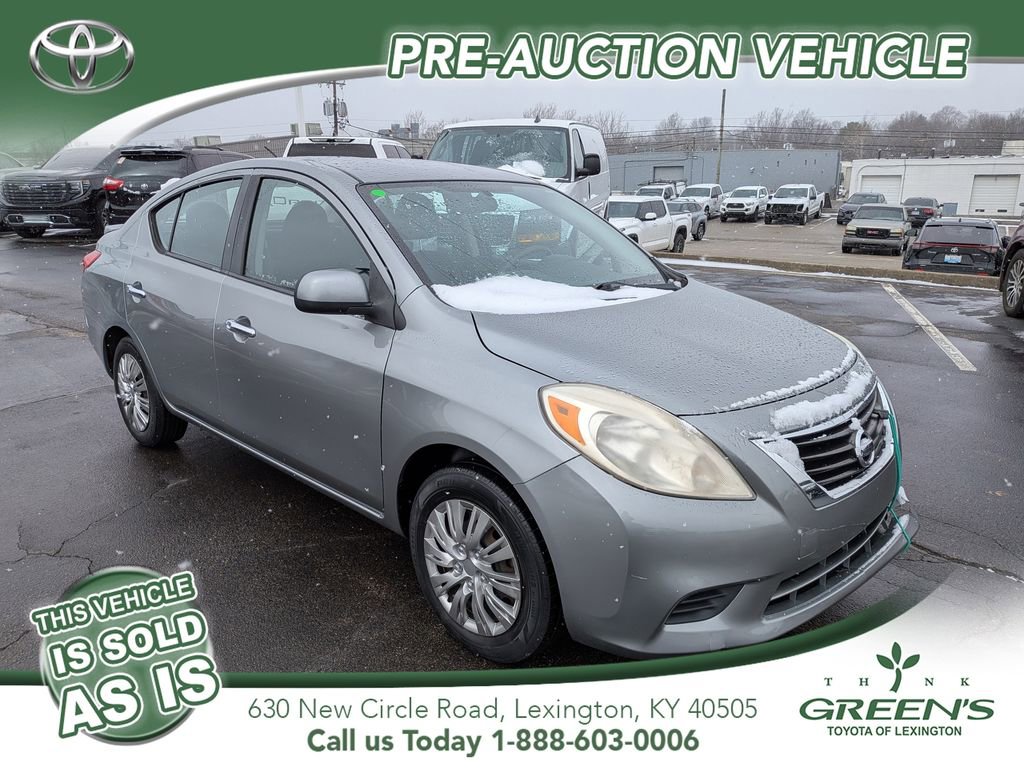 Used 2014 Nissan Versa SV image 1