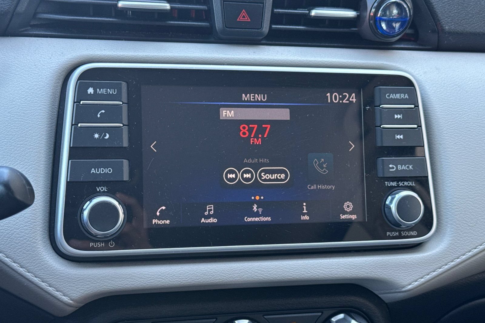 Used 2021 Nissan Versa SV FWD image 25