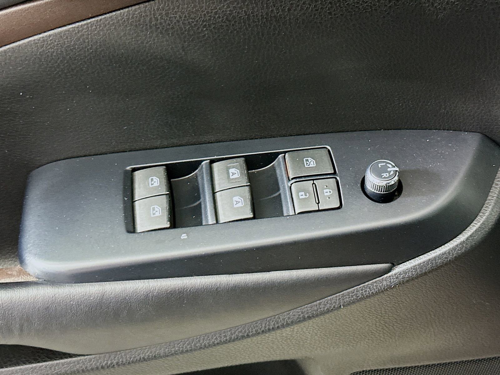 Certified 2019 Toyota Highlander XLE AWD/4WD image 17