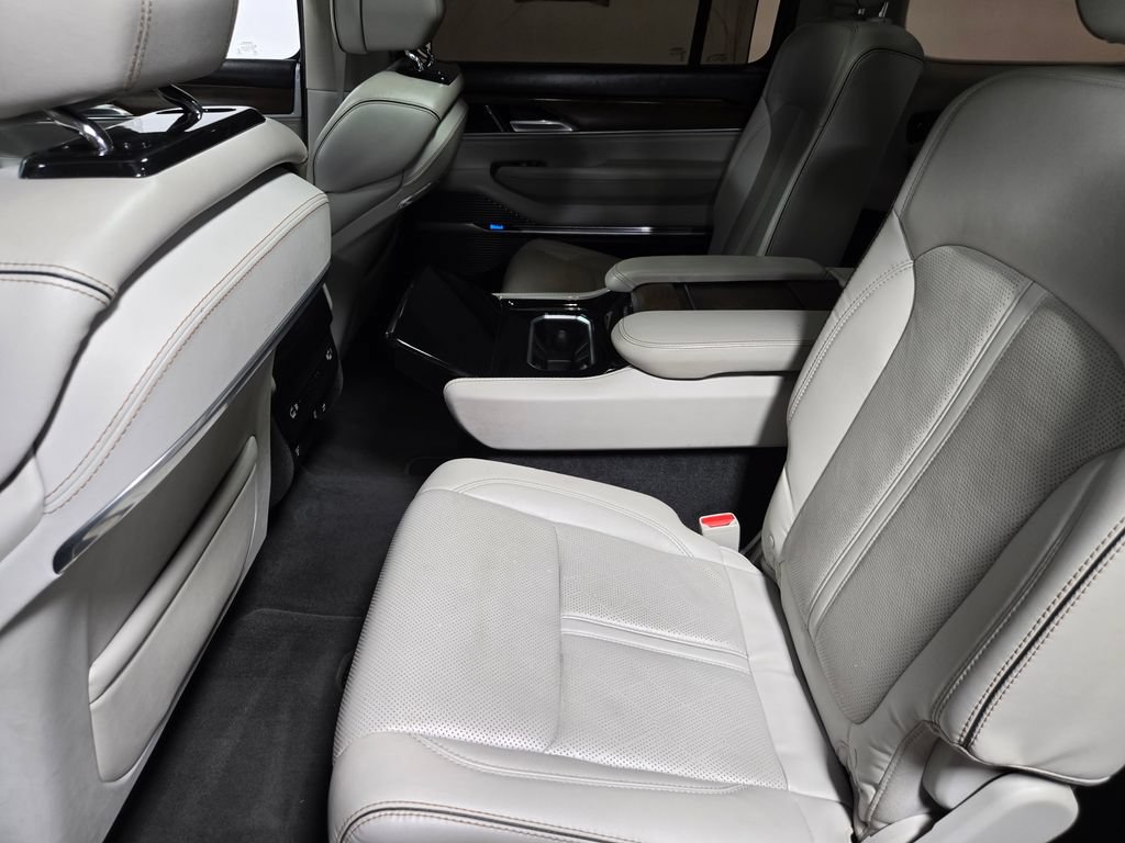 Used 2022 Jeep Grand Wagoneer Series II w/ Premium Group II AWD/4WD image 33