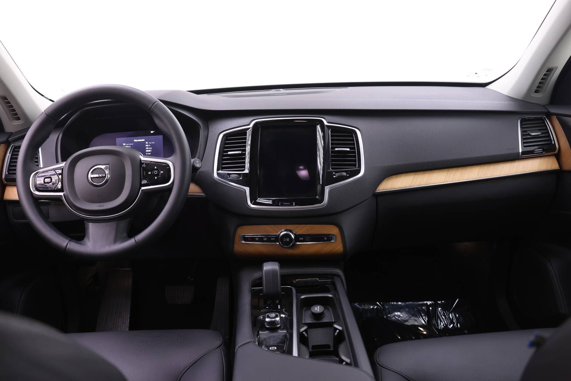 Used 2023 Volvo XC90 B6 Plus AWD/4WD image 8