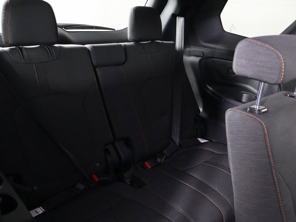 Used 2025 Honda Pilot Sport image 34