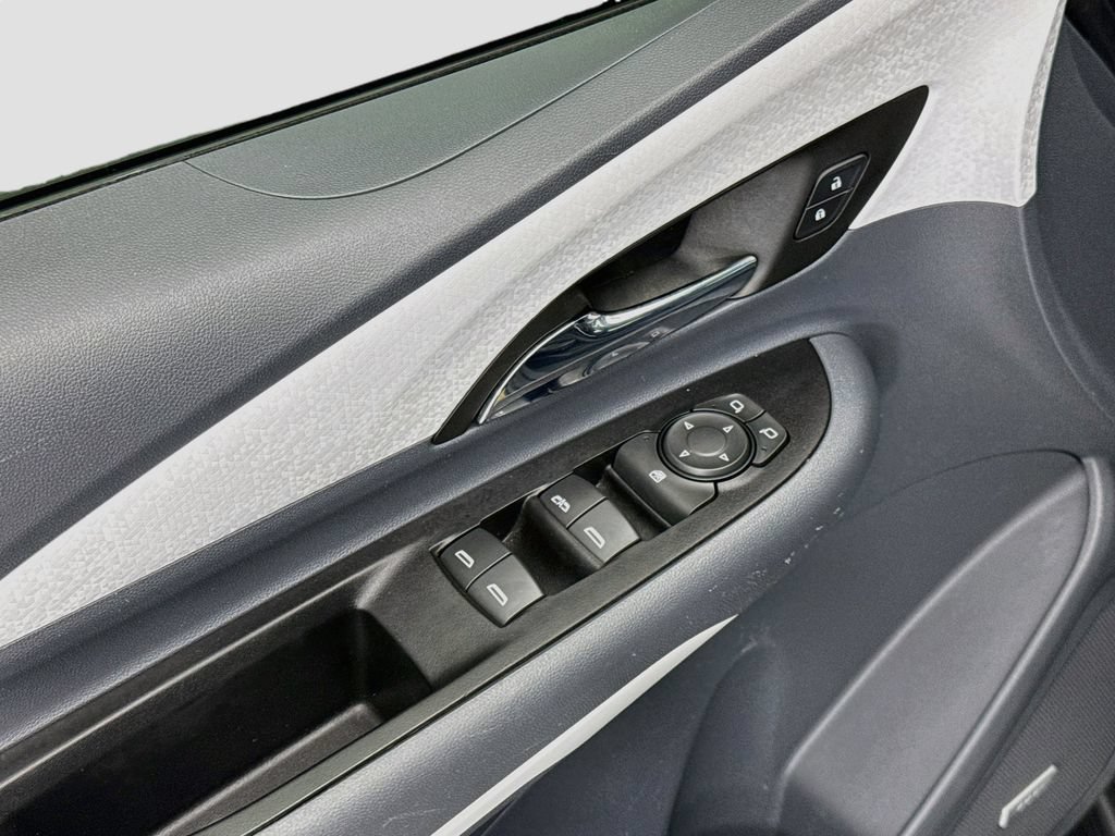 Used 2019 Chevrolet Bolt Premier w/ Infotainment Package FWD image 21