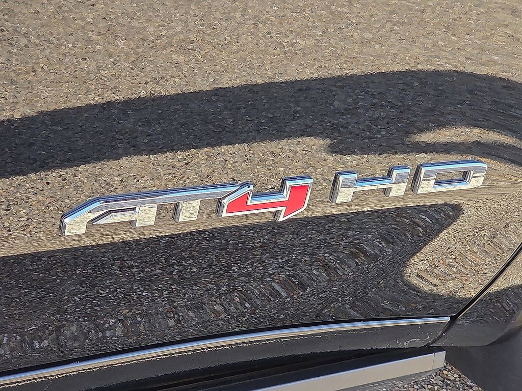 Used 2025 GMC Sierra 2500 AT4 w/ AT4 Premium Plus Package image 13