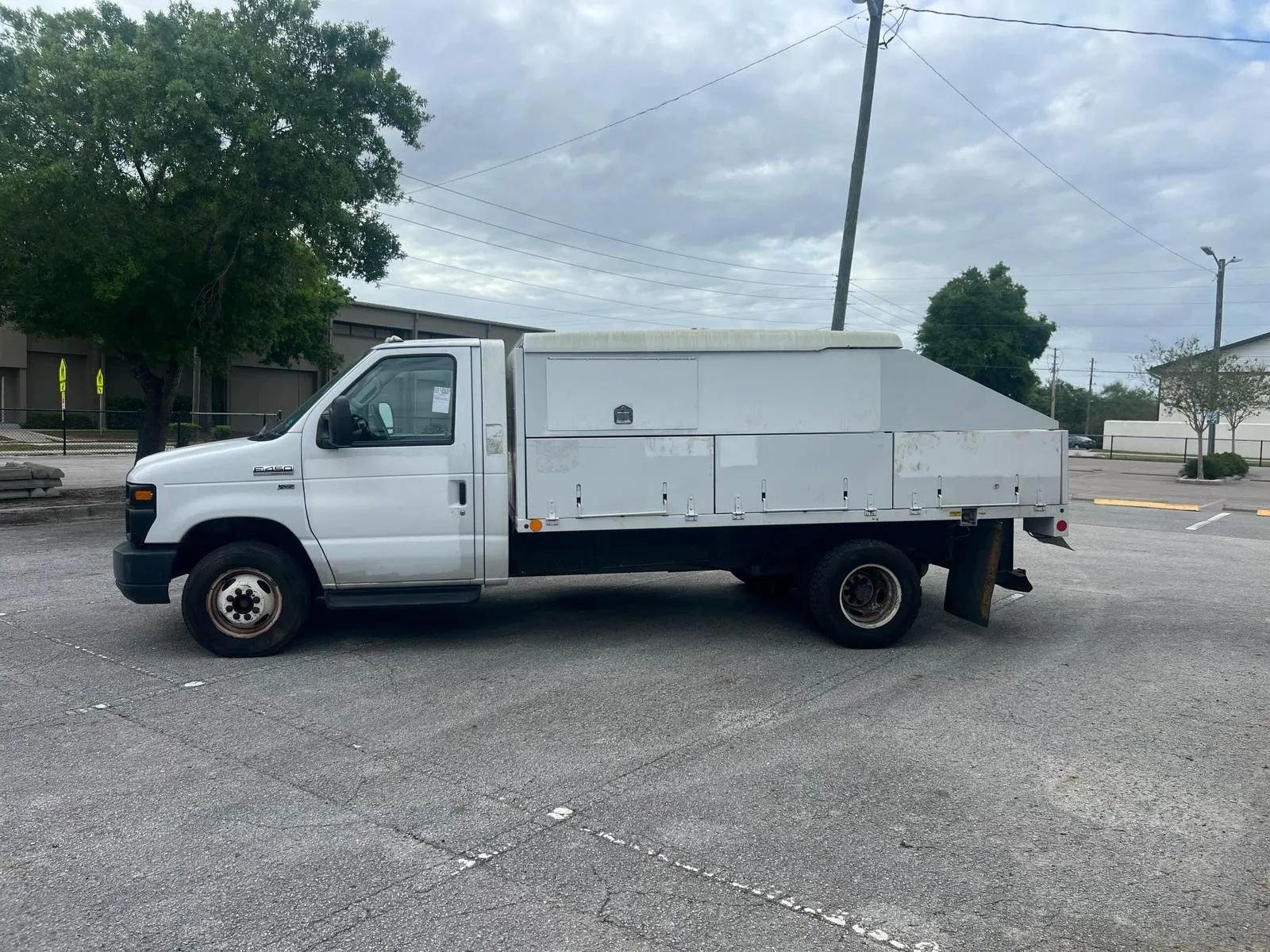 Used 2012 Ford E-450 and Econoline 450 Super Duty image 2