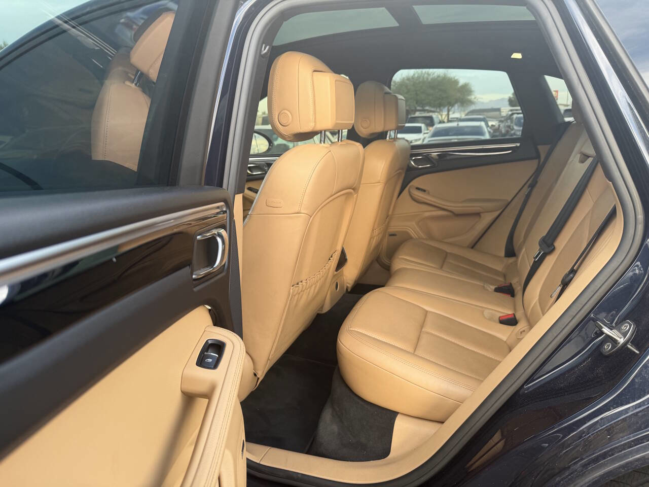 Used 2017 Porsche Macan image 27