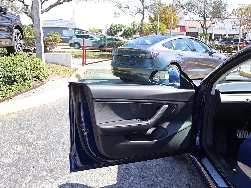 Used 2018 Tesla Model 3 Performance image 19