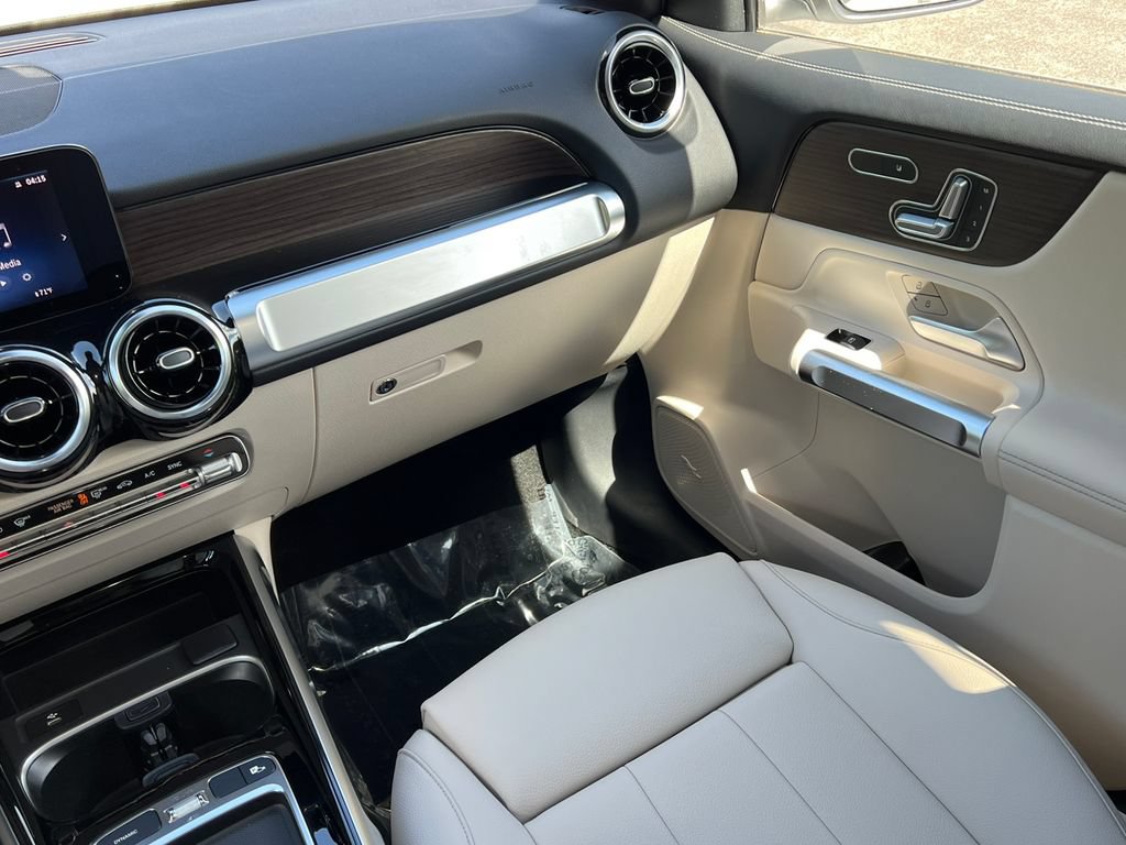 New 2026 Mercedes-Benz GLB 250 4MATIC image 36