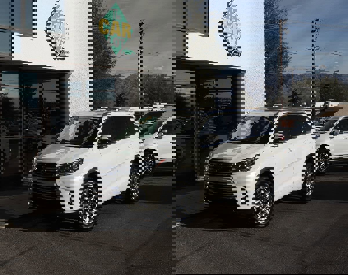 Used 2019 Toyota Highlander Limited image 2