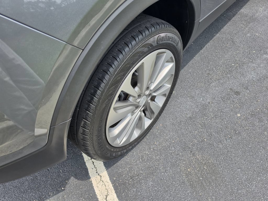 Used 2020 Buick Encore Preferred FWD image 32
