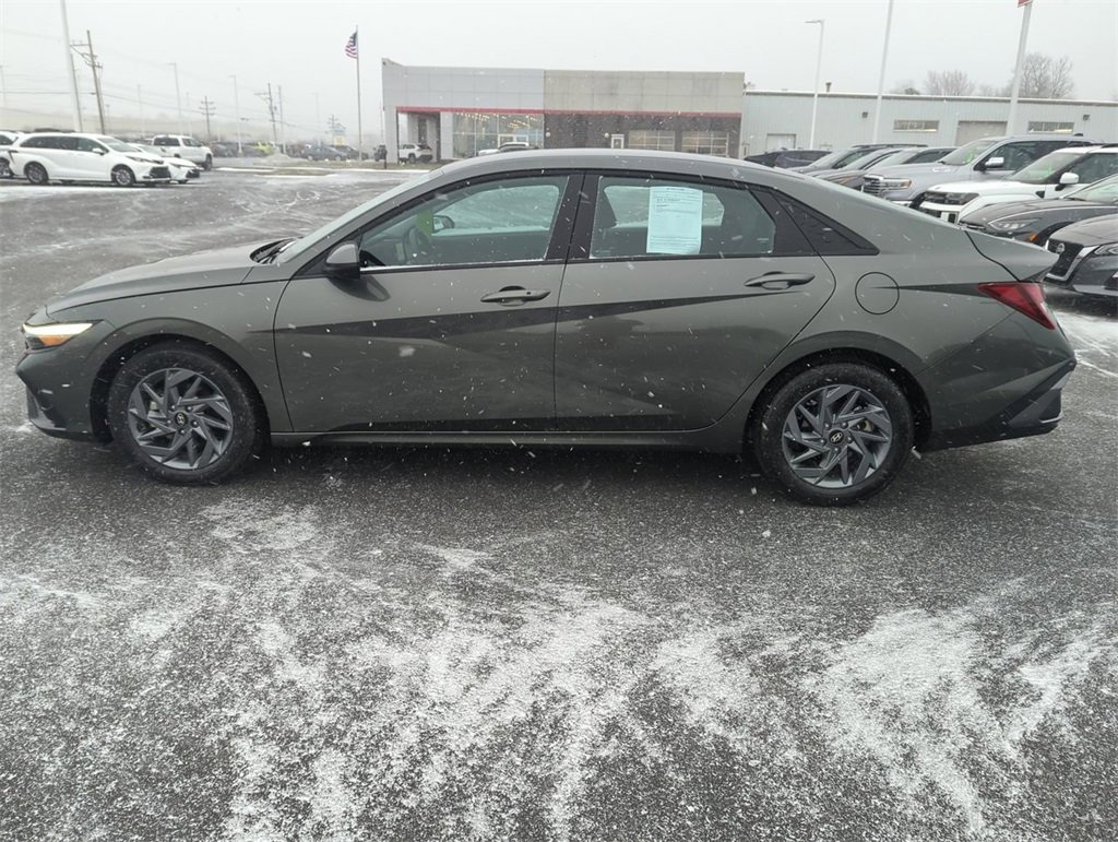 Used 2024 Hyundai Elantra SEL image 5