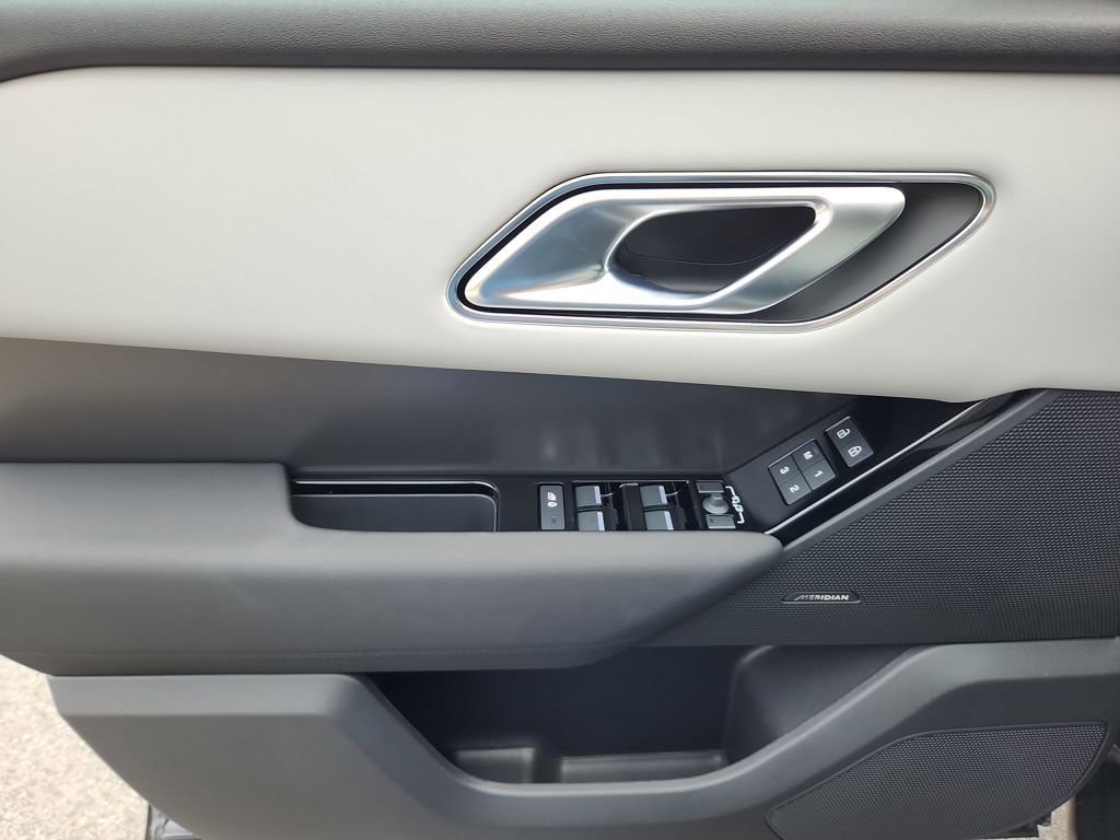 New 2026 Land Rover Range Rover Velar S AWD/4WD image 24