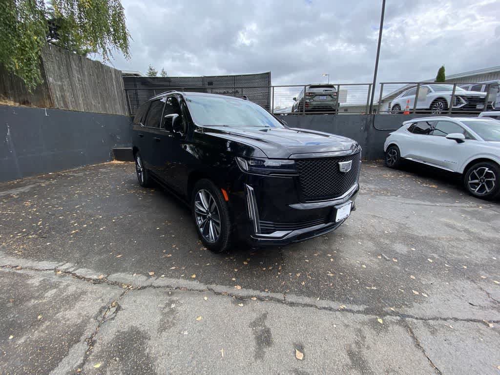 Used 2023 Cadillac Escalade Sport w/ LPO, ONYX Package AWD/4WD image 8