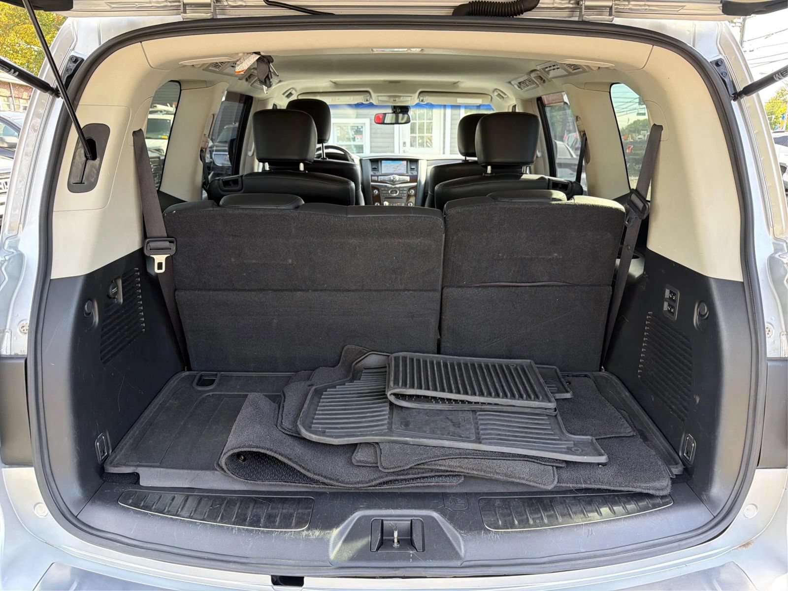 Used 2016 INFINITI QX80 4WD w/ All Season Package image 12