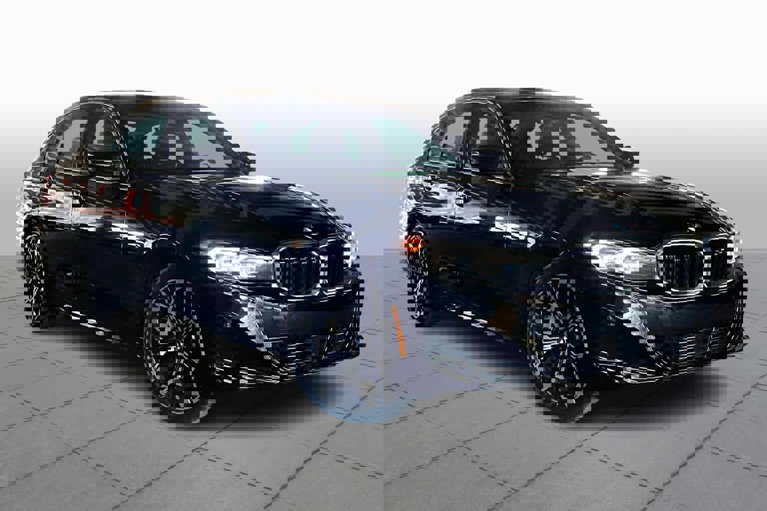 Certified 2025 BMW 330i Sedan image 2