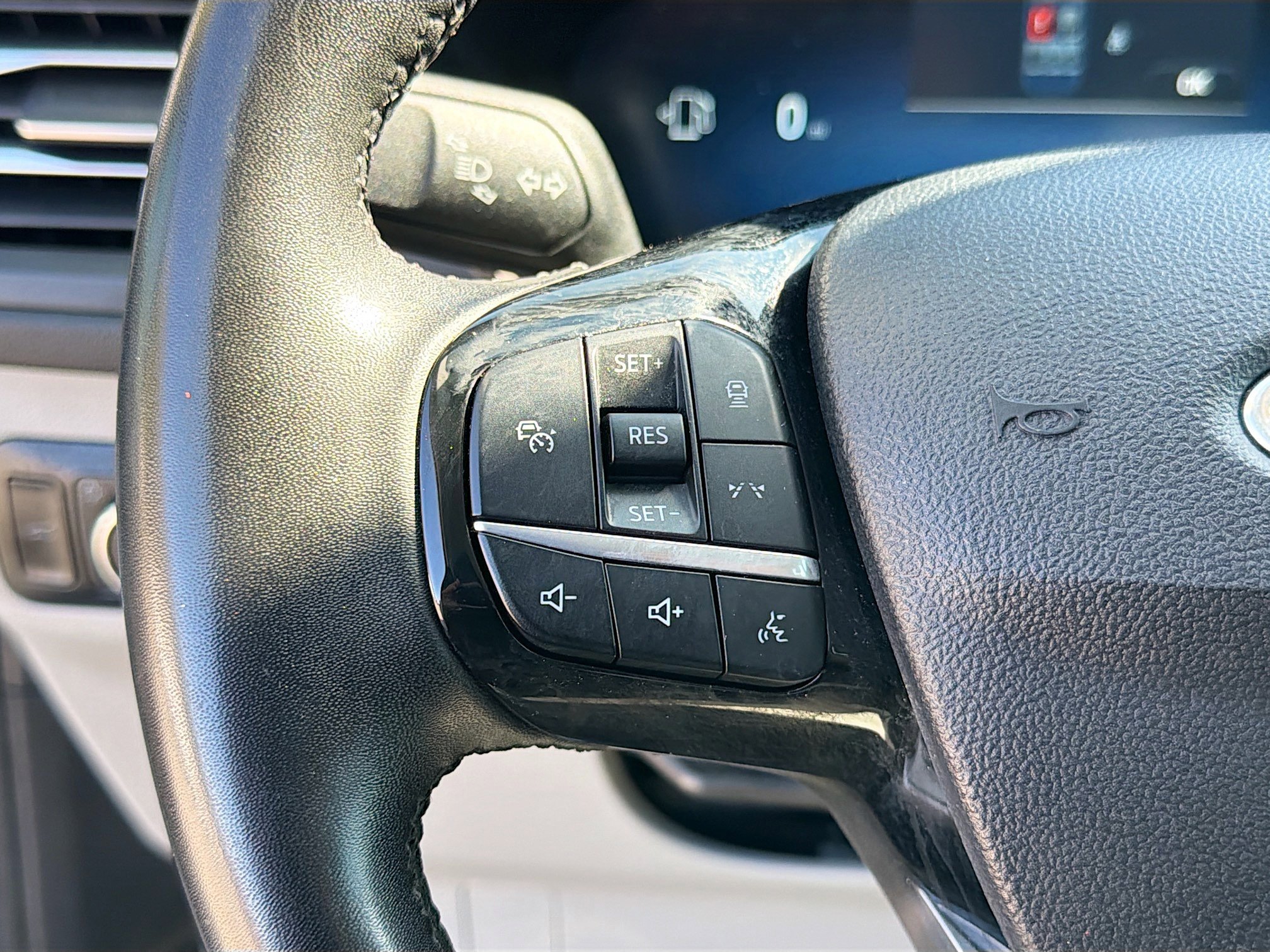 Used 2023 Ford Escape Platinum image 32