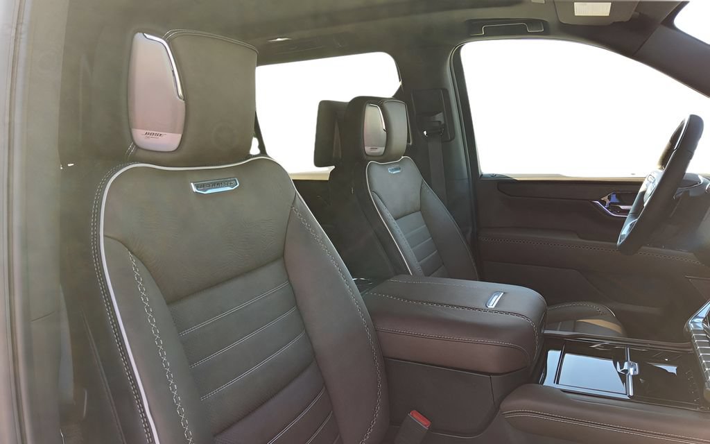 New 2026 GMC Yukon XL Denali Ultimate w/ LPO, Illumination Package AWD/4WD image 52