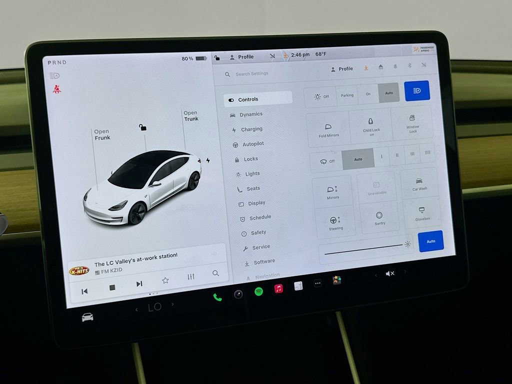 Used 2020 Tesla Model 3 Standard Range RWD image 16