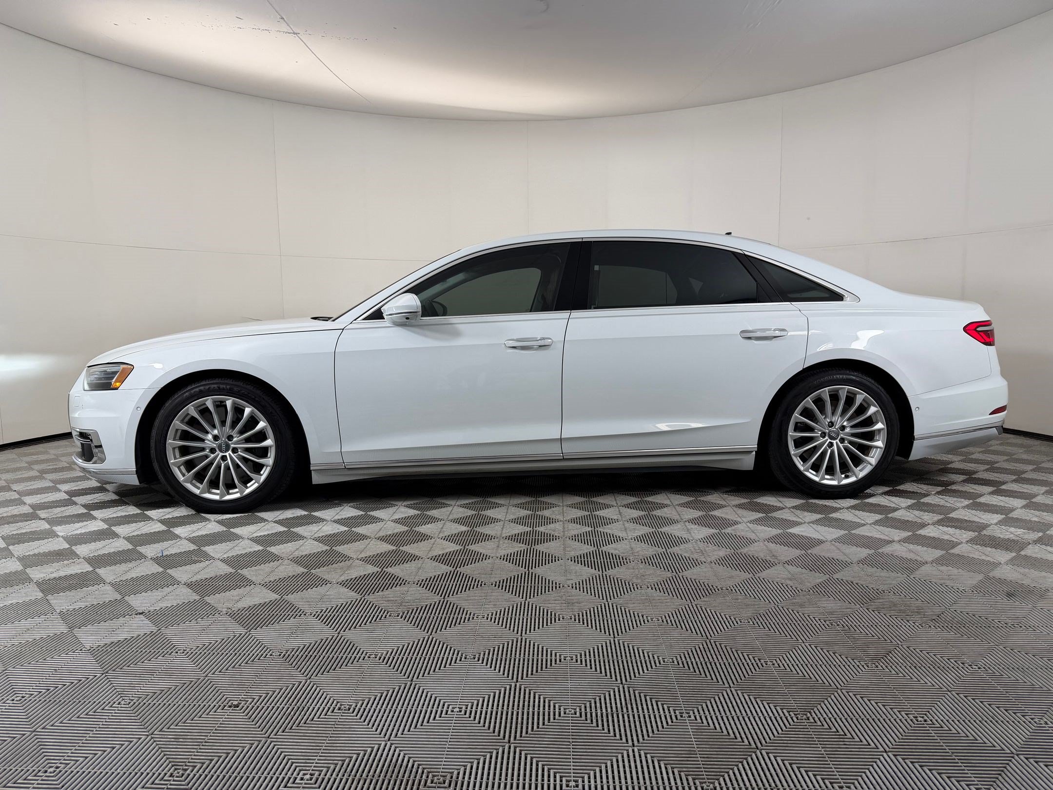 Used 2020 Audi A8 L 4.0T w/ Executive Package AWD/4WD image 2