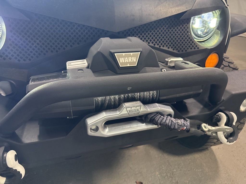 Used 2017 Jeep Wrangler Unlimited Sahara w/ Connectivity Group image 35