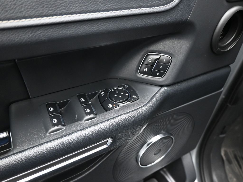 Certified 2024 Ford Expedition Max XLT image 12