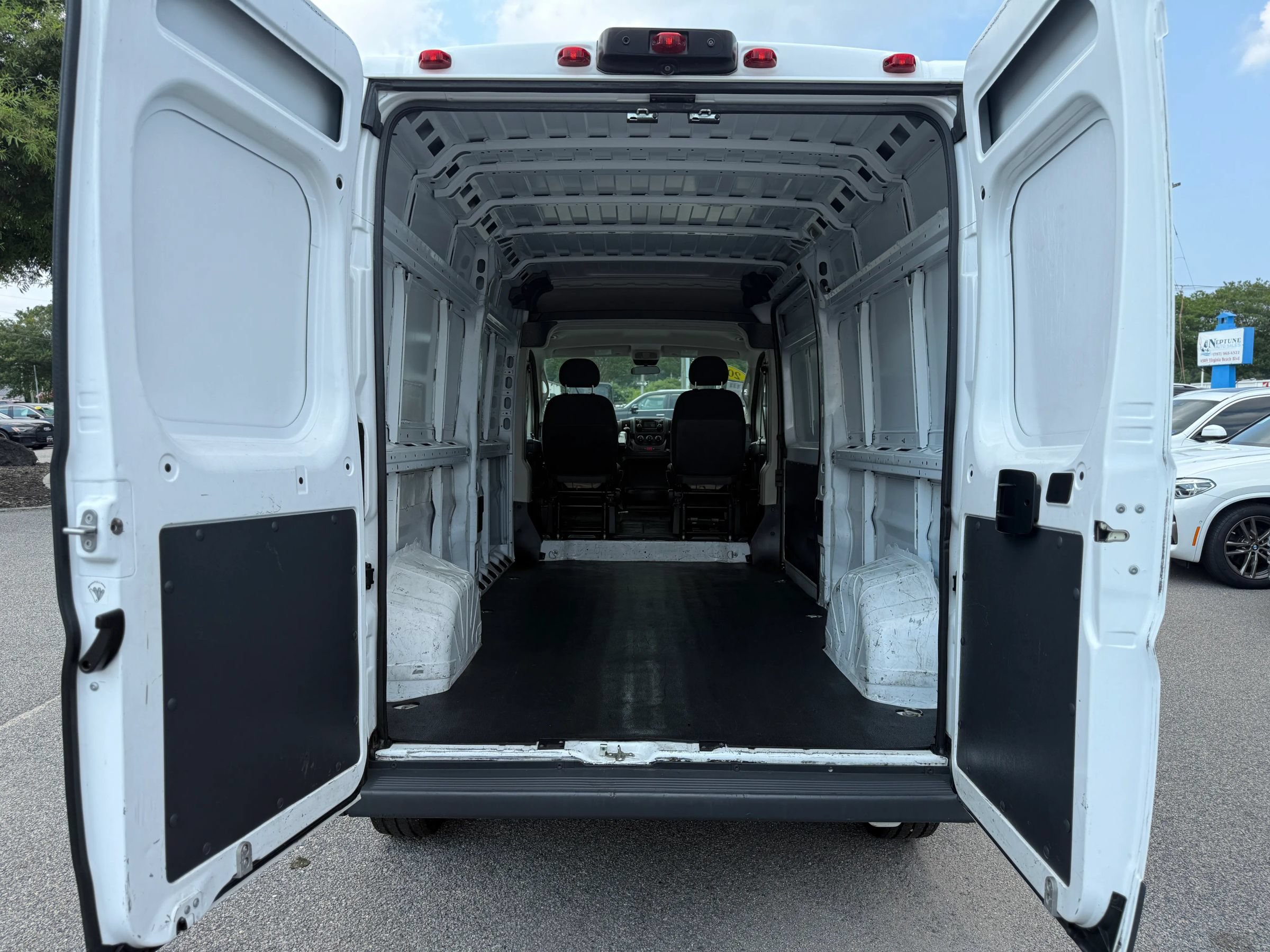 Used 2017 RAM ProMaster 2500 FWD image 11