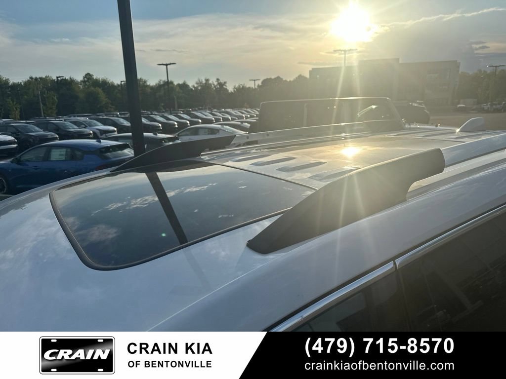 Used 2021 GMC Acadia Denali w/ Denali Technology Package FWD image 12