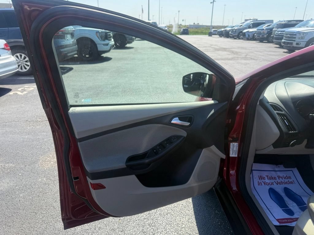 Used 2013 Ford Focus SE FWD image 14