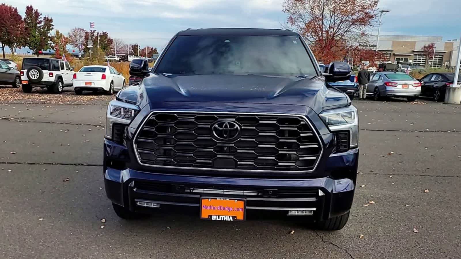 Used 2025 Toyota Sequoia Platinum AWD/4WD image 3
