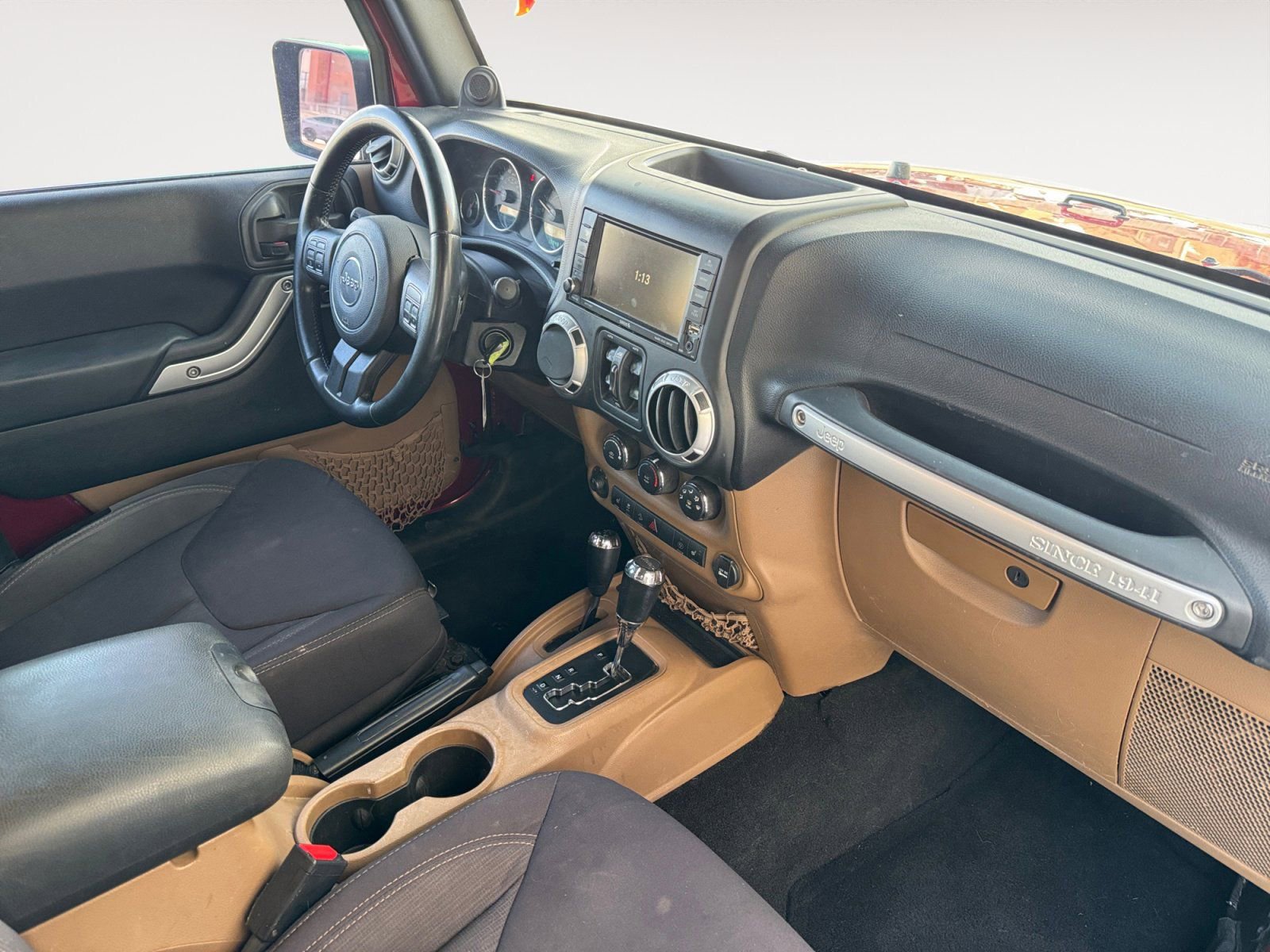 Used 2013 Jeep Wrangler Unlimited Rubicon w/ Connectivity Group image 15