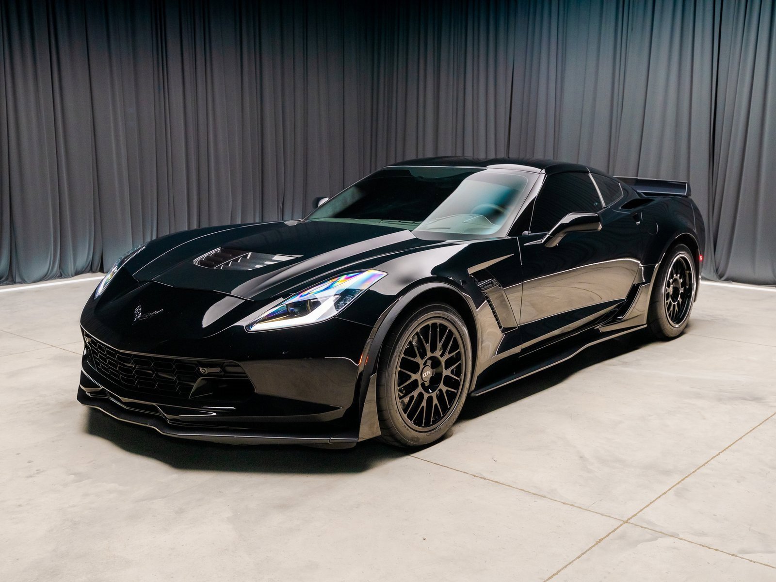 Used 2016 Chevrolet Corvette Z06 w/ 3LZ Preferred Equipment Group image 19