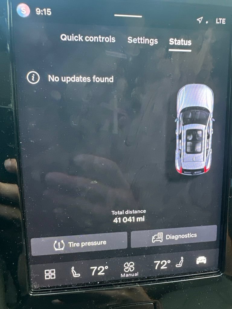 Used 2023 Volvo XC40 B5 Plus w/ Driver Assist Package AWD/4WD image 2