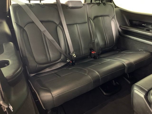 Used 2023 Jeep Grand Wagoneer Series II AWD/4WD image 10