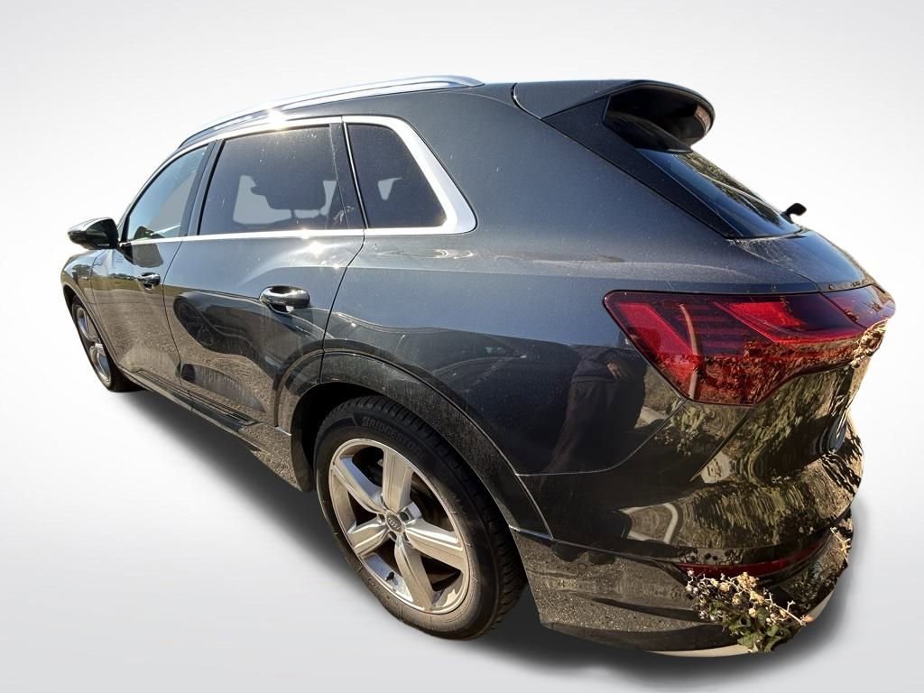 Used 2019 Audi e-tron Premium Plus image 10