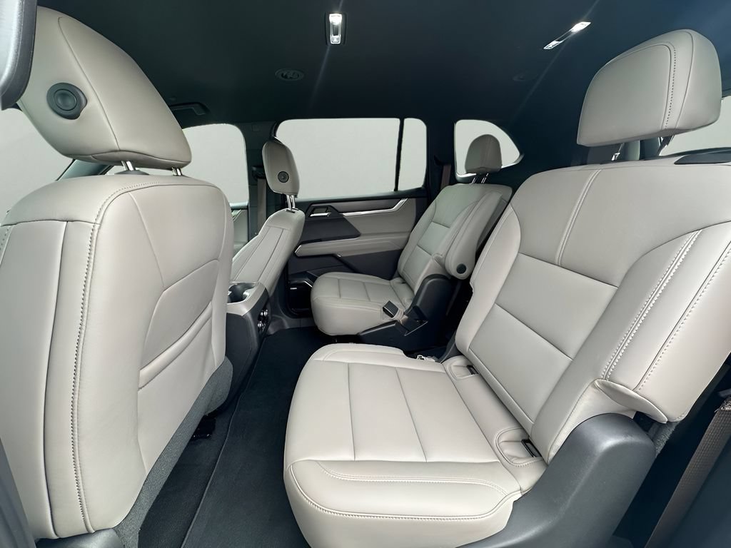 Used 2026 GMC Acadia Elevation w/ Elevation Premium Package FWD image 26