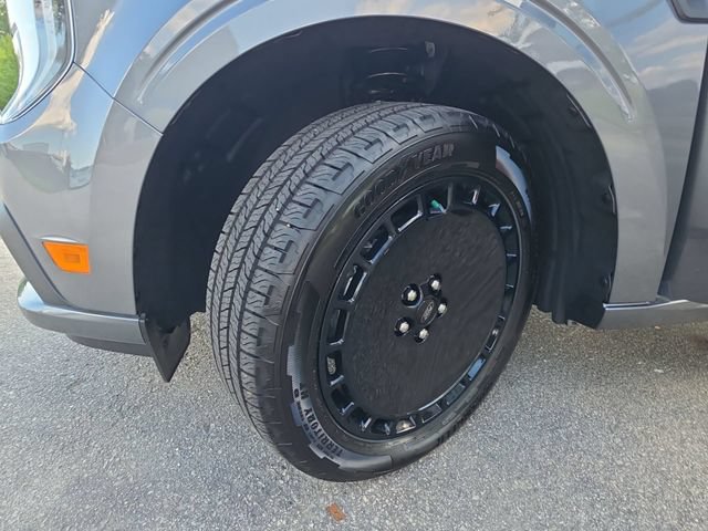New 2026 Ford Maverick Lobo AWD/4WD image 32