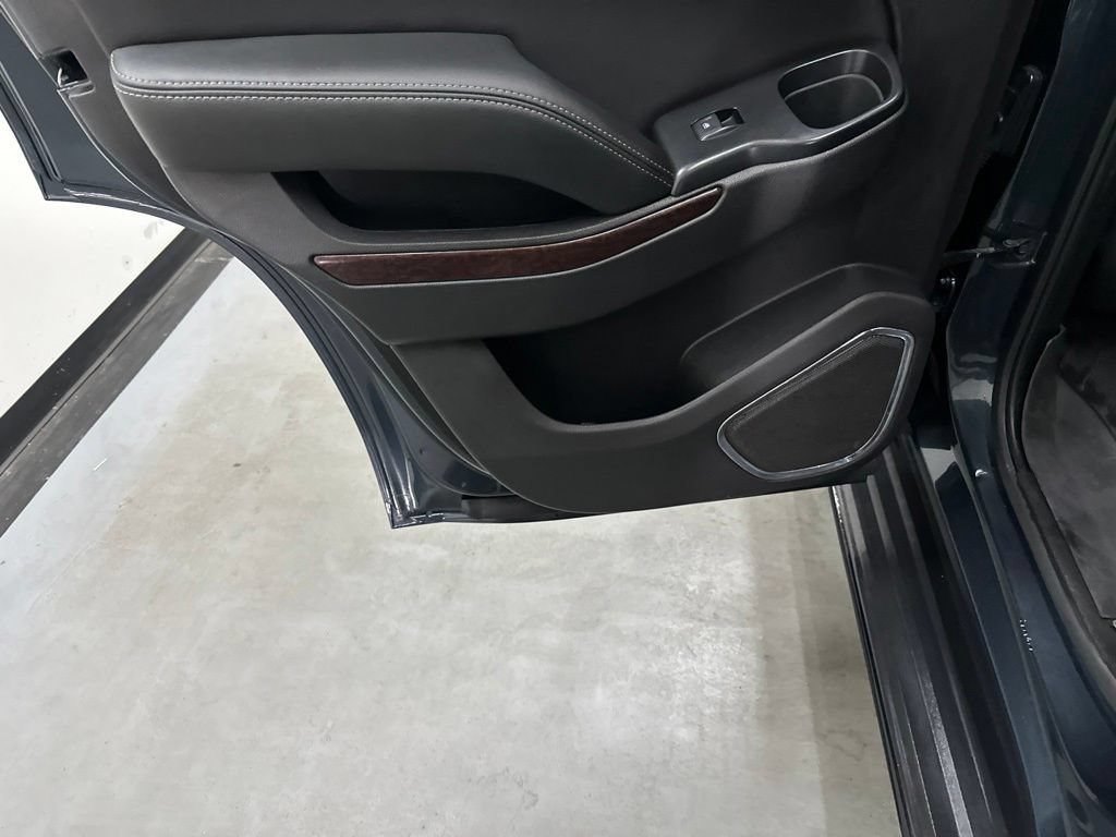 Used 2019 GMC Yukon SLT w/ Graphite Performance Edition RWD image 58