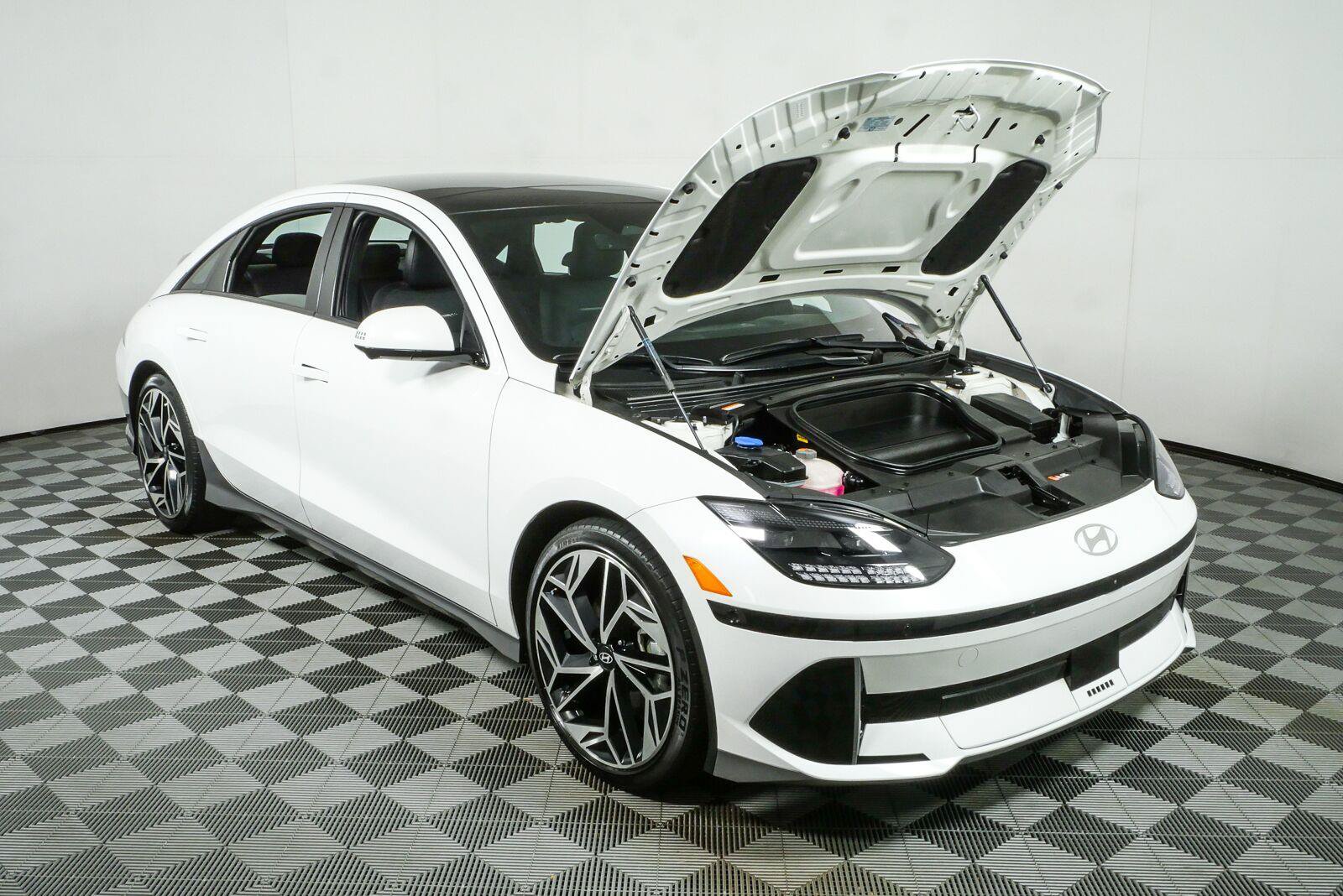 Used 2023 Hyundai Ioniq 6 Limited w/ Cargo Package RWD image 36