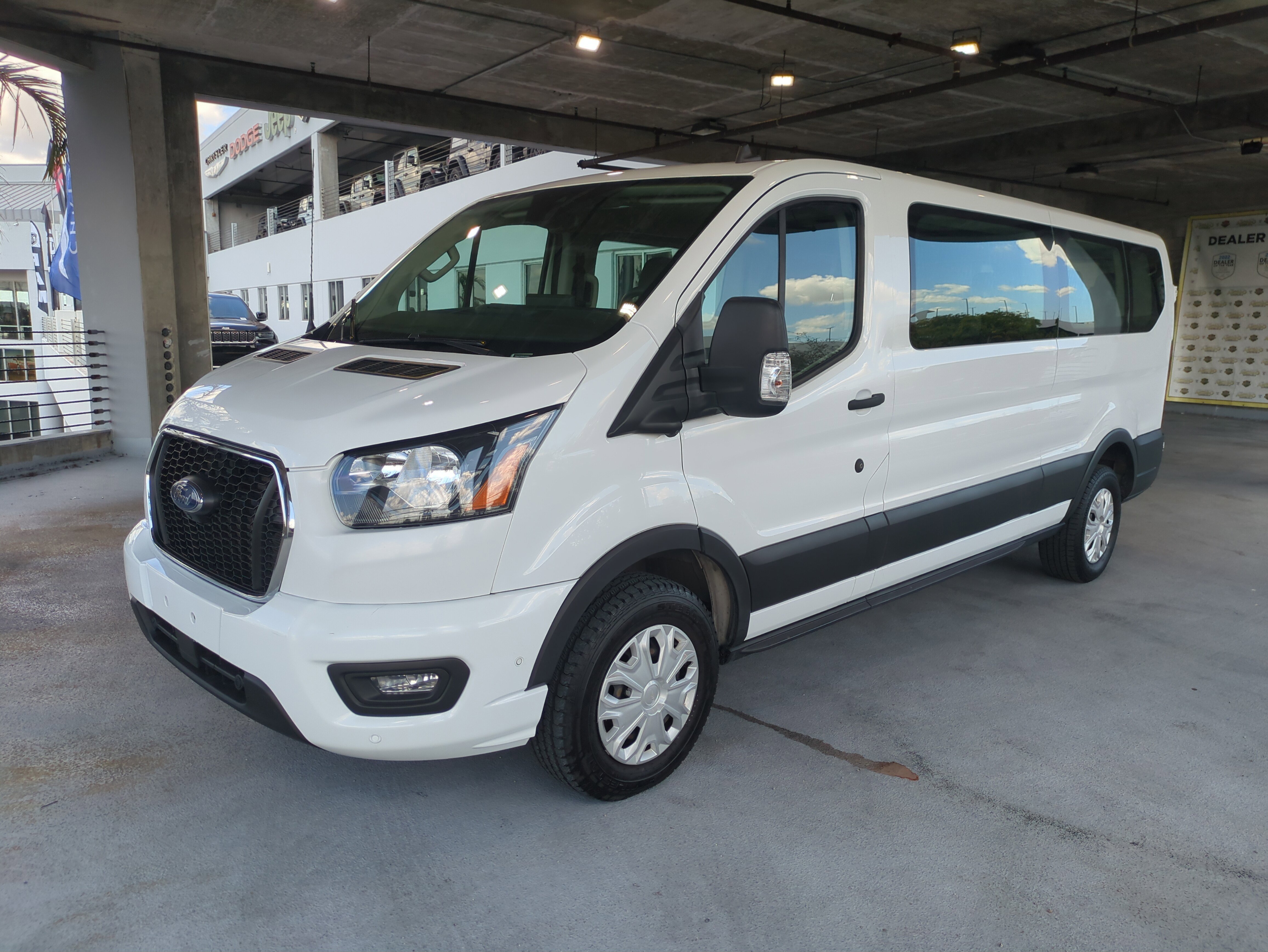 Used 2023 Ford Transit 350 XLT image 9