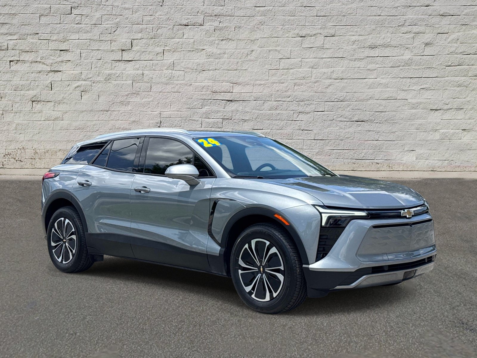 Used 2024 Chevrolet Blazer EV LT AWD/4WD image 6