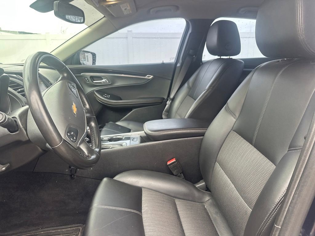 Used 2016 Chevrolet Impala LT w/ Convenience Package image 9