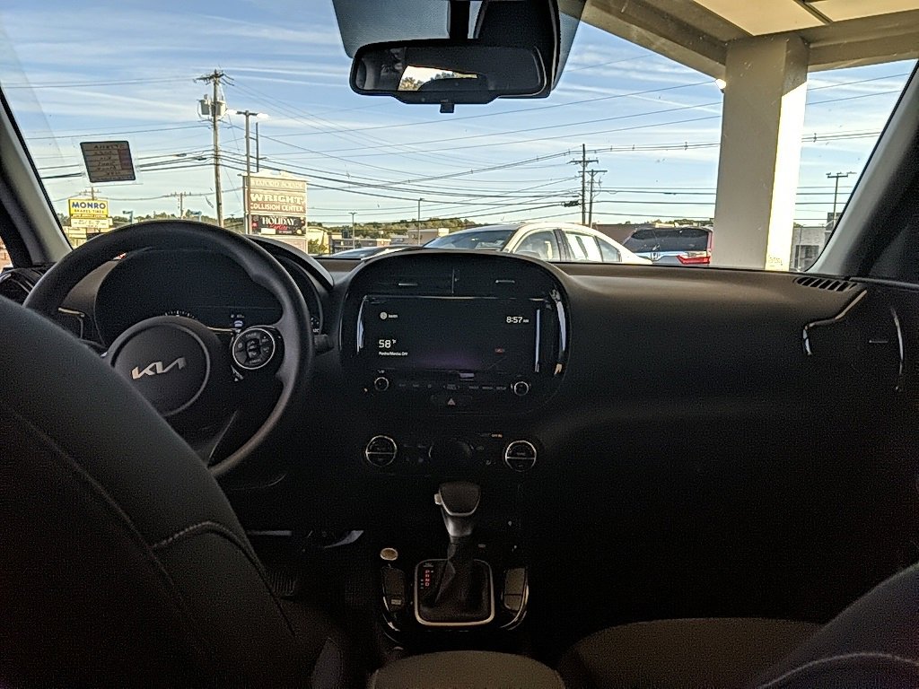 Used 2022 Kia Soul S image 12