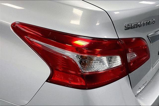 Used 2016 Nissan Sentra SV FWD image 21