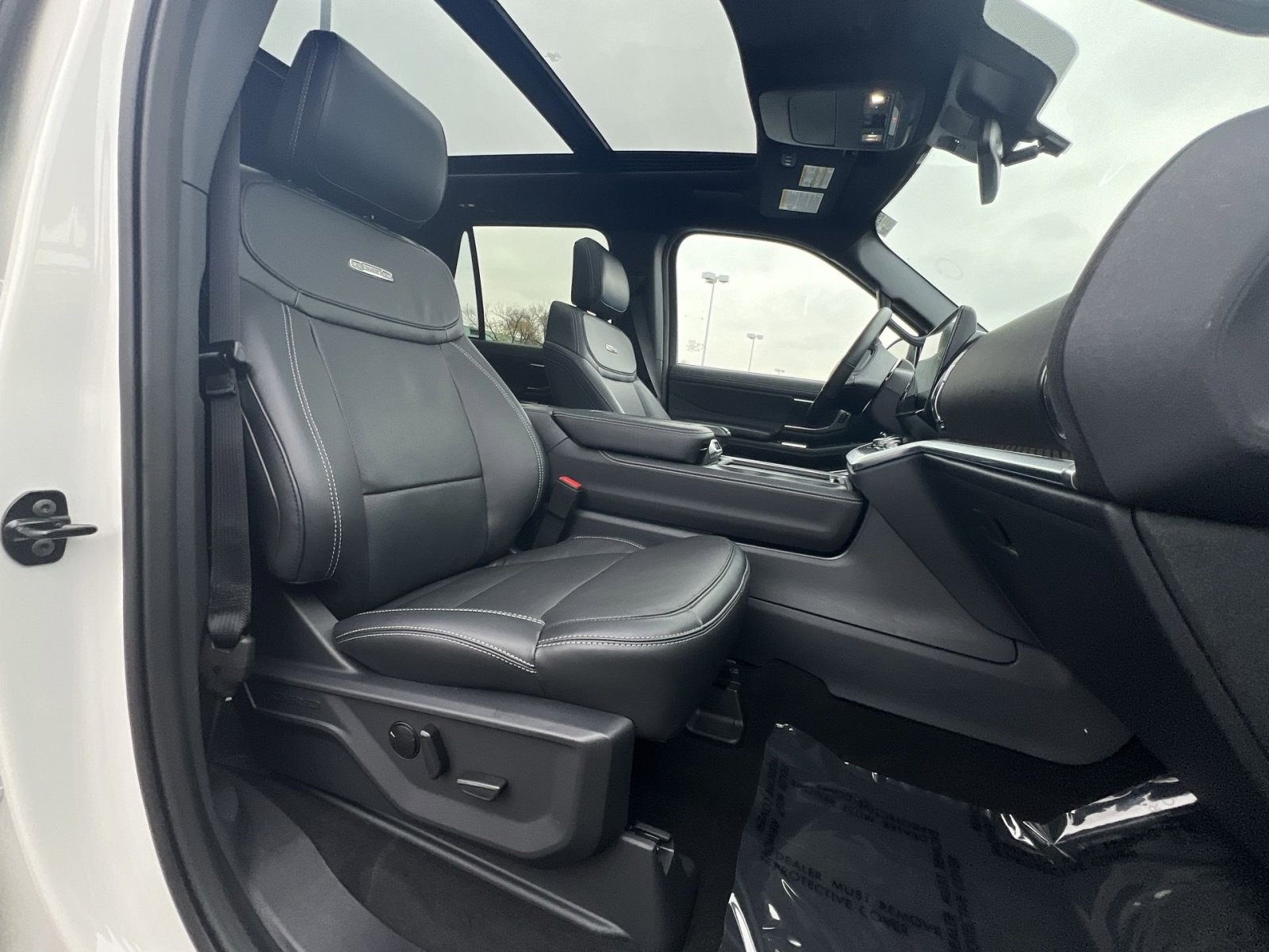 New 2025 Ford Expedition Max Platinum w/ Stealth Performance Package image 31