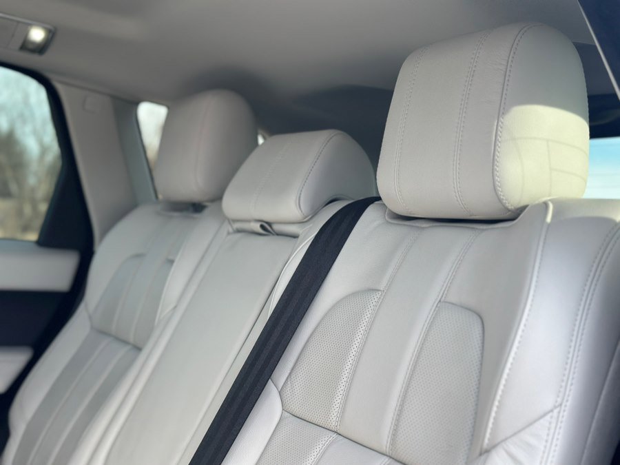 Used 2015 Land Rover Range Rover Sport HSE AWD/4WD image 33