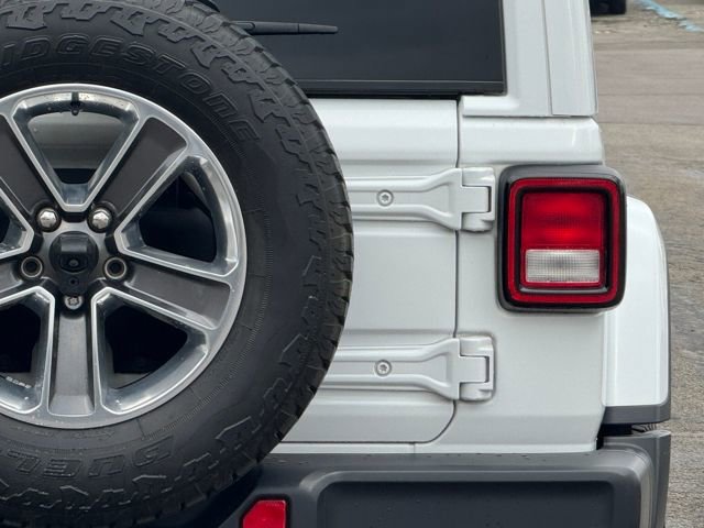 Used 2018 Jeep Wrangler Unlimited Sahara image 5
