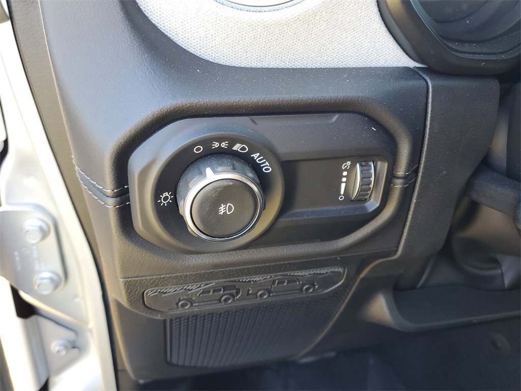 Used 2024 Jeep Wrangler Sahara image 15