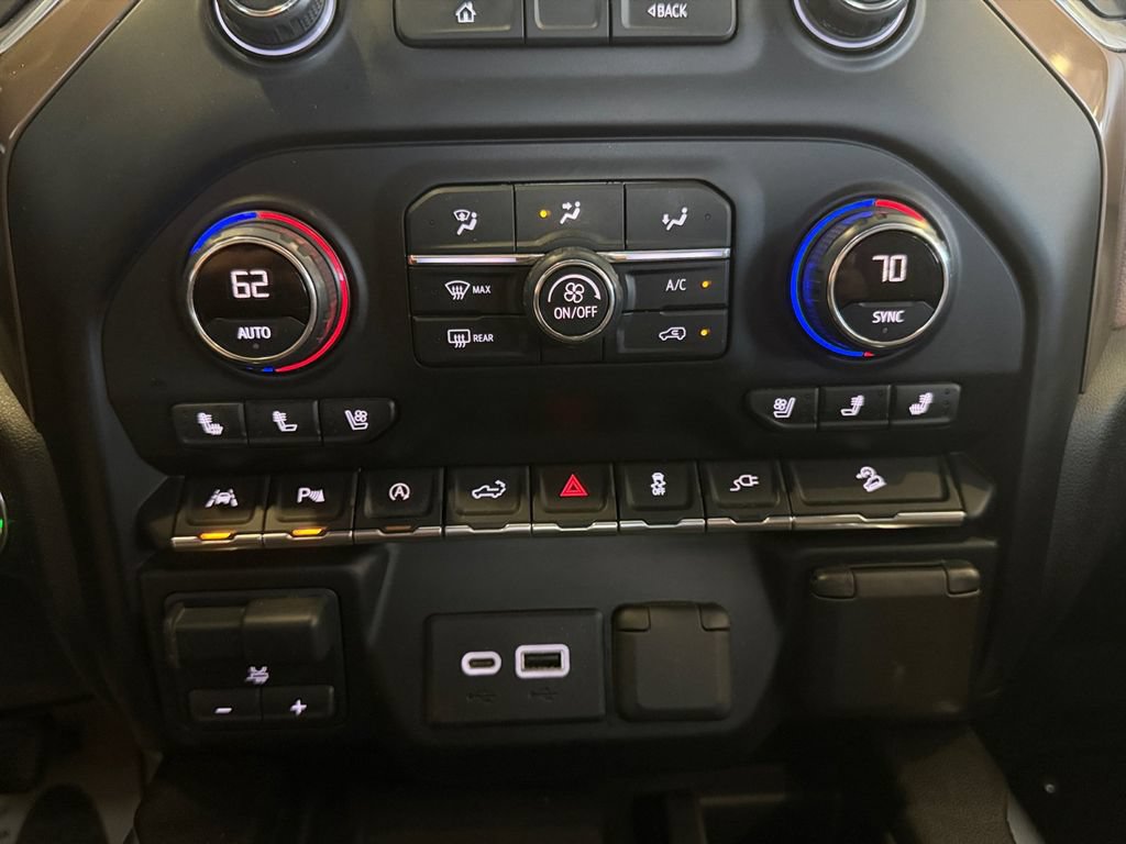 Used 2021 Chevrolet Silverado 1500 High Country w/ Technology Package AWD/4WD image 24
