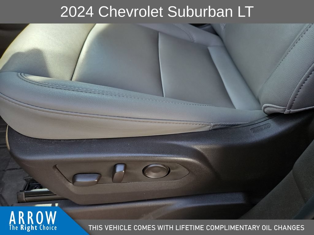 Used 2024 Chevrolet Suburban LT w/ Luxury Package AWD/4WD image 23