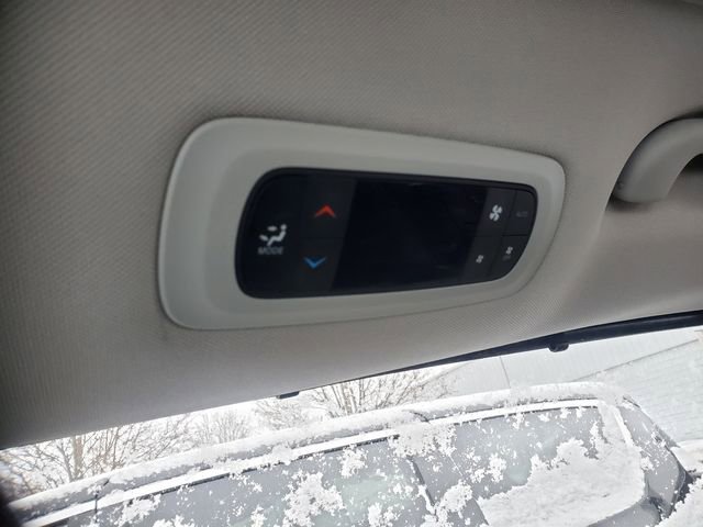 Certified 2024 Chrysler Pacifica Touring-L image 26